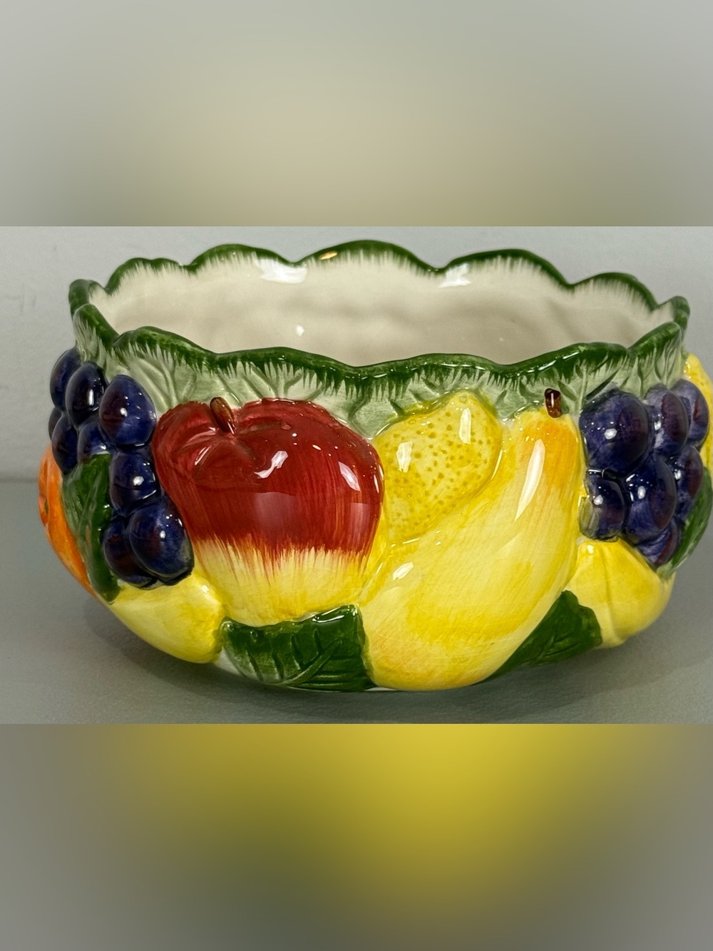 Fitz and Floyd 1989 Majolica Fruit Pattern Ceramic Serving Bowl Scalloped